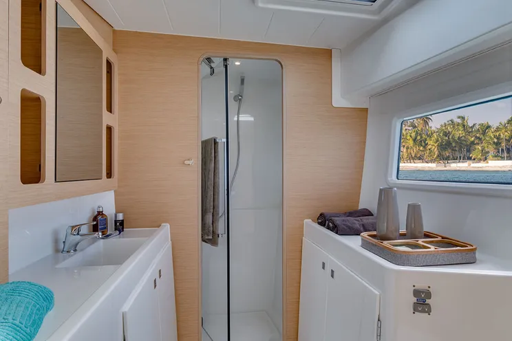 Charter Yacht Lagoon 42 - 4 + 2 cabins(4 double 2 single)- 2018 - Athens - Alimos