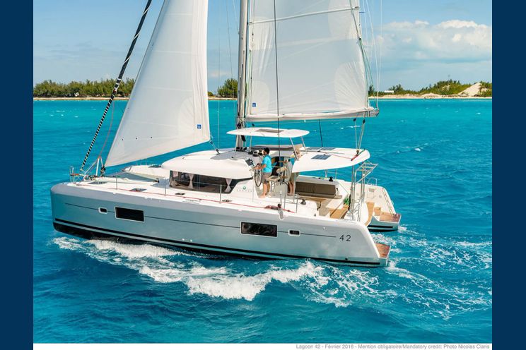 Charter Yacht Lagoon 42 - 2021 -(4 + 2 Cabins)- Athens