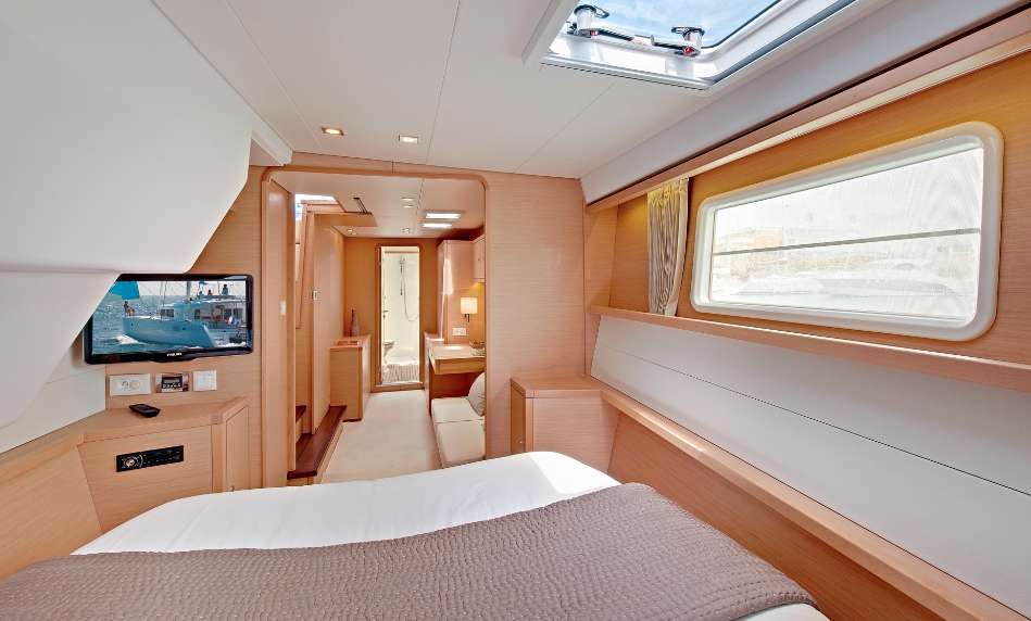 Charter Yacht LAGOON 450 - 3 Cabins - Corsica
