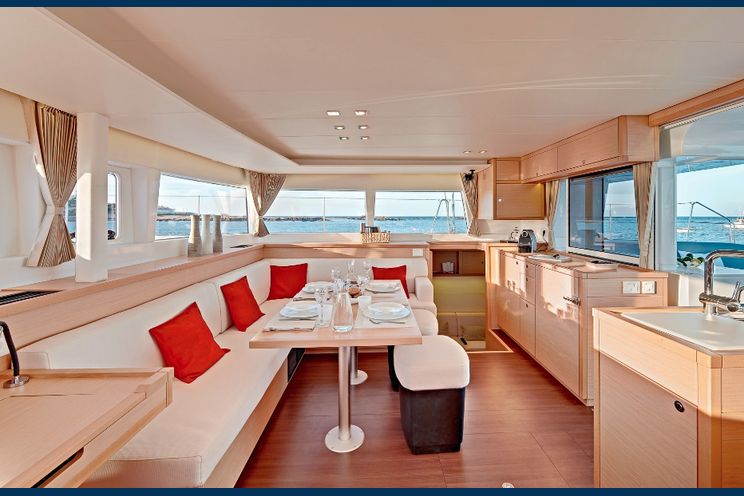 Charter Yacht LAGOON 450 - 3 Cabins - Corsica