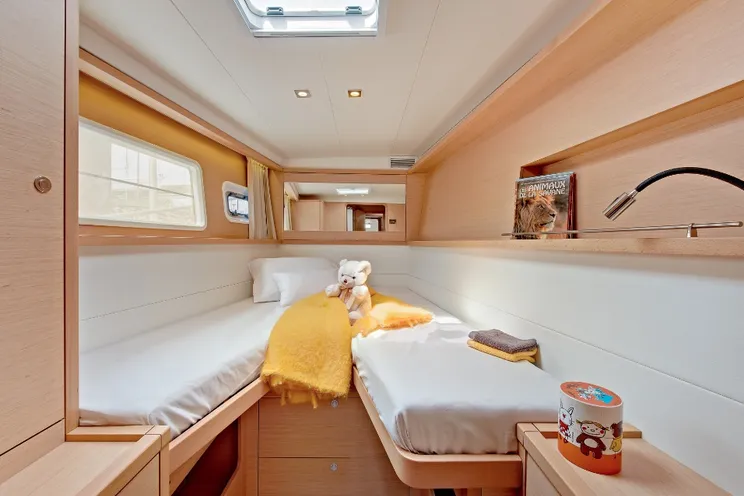 Charter Yacht LAGOON 450 - 3 Cabins - Corsica