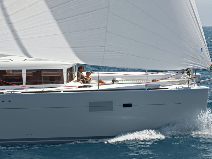 Lagoon 450 F Bow Lagoon 450 F Bow