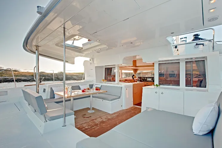 Charter Yacht Lagoon 450 F Luxe - 4 + 1 Cabins - Bahamas