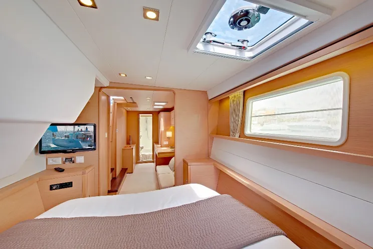 Charter Yacht Lagoon 450 F Luxe - 4 + 1 Cabins - Bahamas