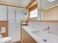 Lagoon 450 Sportop - Shower/Toilette Lagoon 450 Sportop - Shower/Toilette