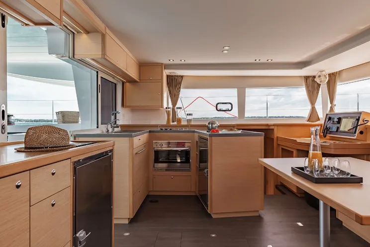 Charter Yacht Lagoon 450 - 6 Cabins - 2016 - Split