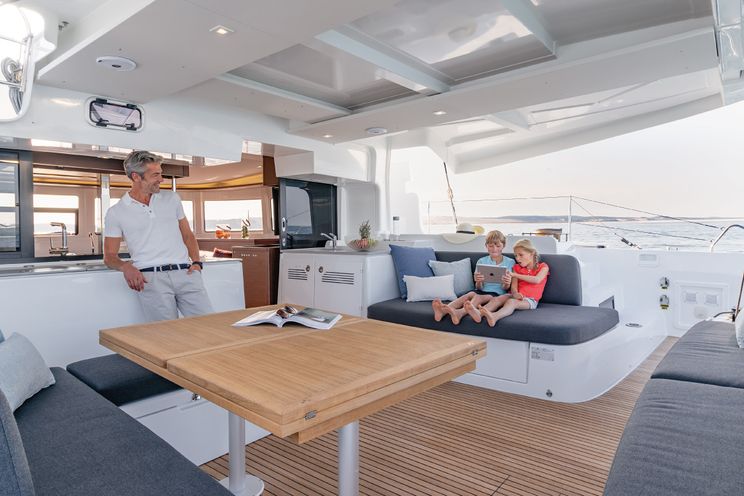 Charter Yacht Lagoon 46 - 4 + 2 cabins(4 double 2 single)- 2020 - Portisco