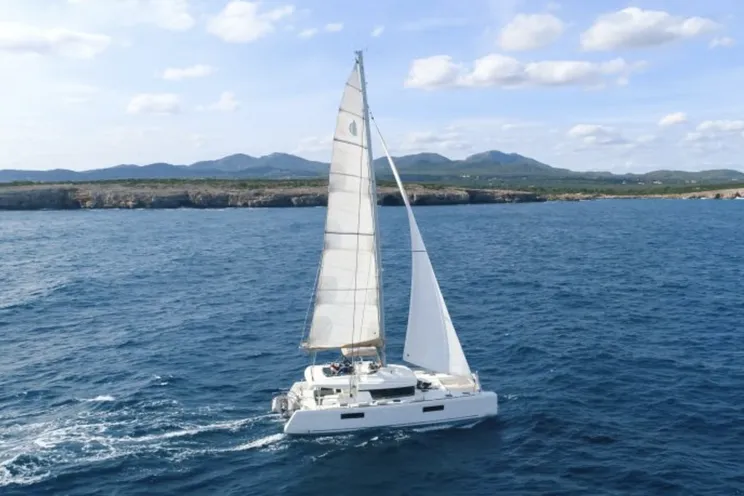 Charter Yacht Lagoon 52 F - 6 + 2 Cabins - 2019 - Nassau - Exumas - Bahamas