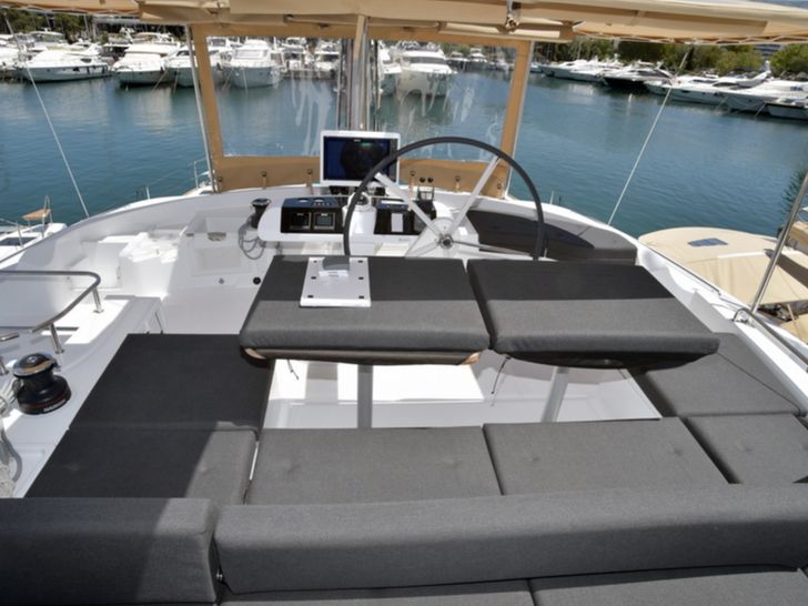 Lagoon 52F Helm Lagoon 52F Helm