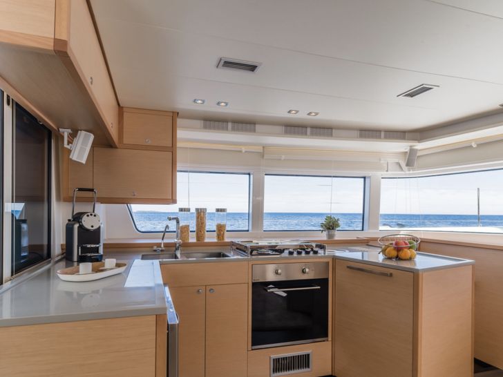 Lagoon 52F Kitchen Lagoon 52F Kitchen