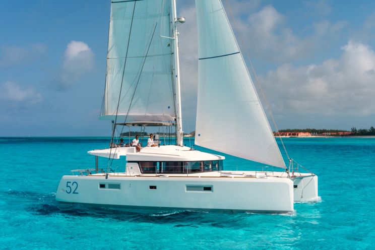Charter Yacht Lagoon 52 F with watermaker&A/C - 6 + 2 Cabins - 2018 - BVI