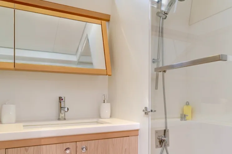 Charter Yacht Lagoon 52 F with watermaker&A/C - 6 + 2 Cabins - 2018 - BVI