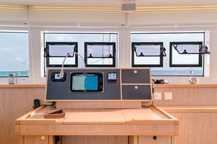 Charter Yacht Lagoon 52 F with watermaker&A/C - 6 + 2 Cabins - 2018 - BVI