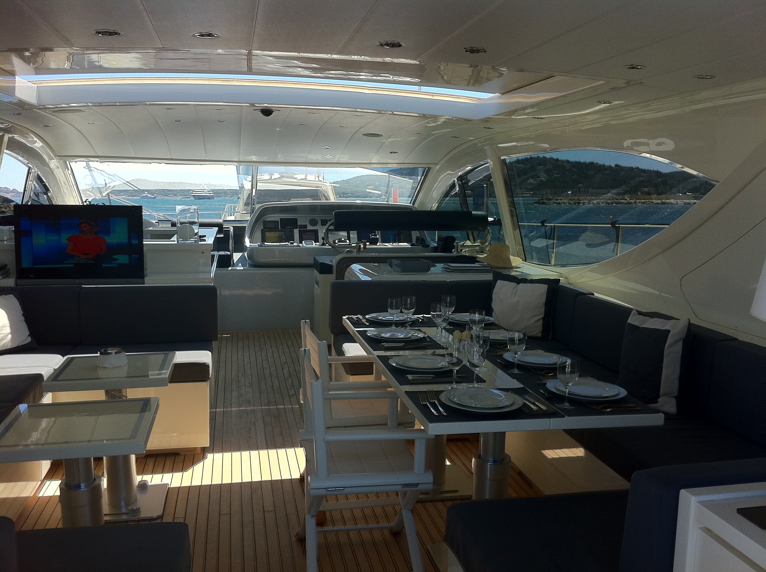 Charter Yacht NAMASTE - Leopard 24 - 3 Cabins - St Tropez - Cogolin - St Maxime - St Raphael