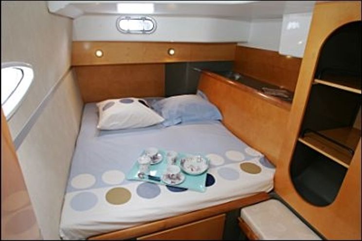 Charter Yacht Lavezzi 40 - 4 + 2 Cabins - Martinique