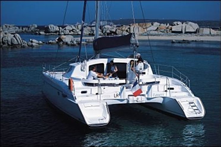 Charter Yacht Lavezzi 40 - 4 + 2 Cabins - Martinique