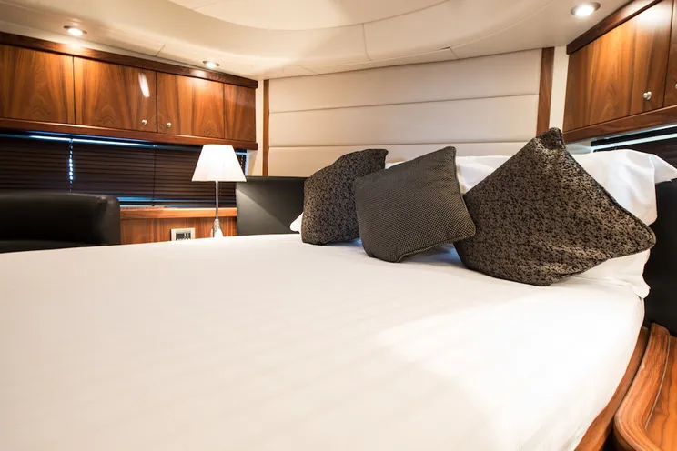 Charter Yacht LAZY P - Sunseeker Manhattan 70 - 4 Cabins - Cannes - Monaco - St Tropez - Portofino