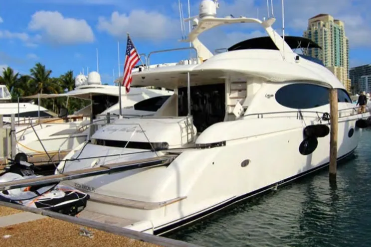 Charter Yacht Lazzara 84 - 5 Cabins - Miami Day Boat Rental - South Beach - Biscayne Bay Miami - Miami - Florida