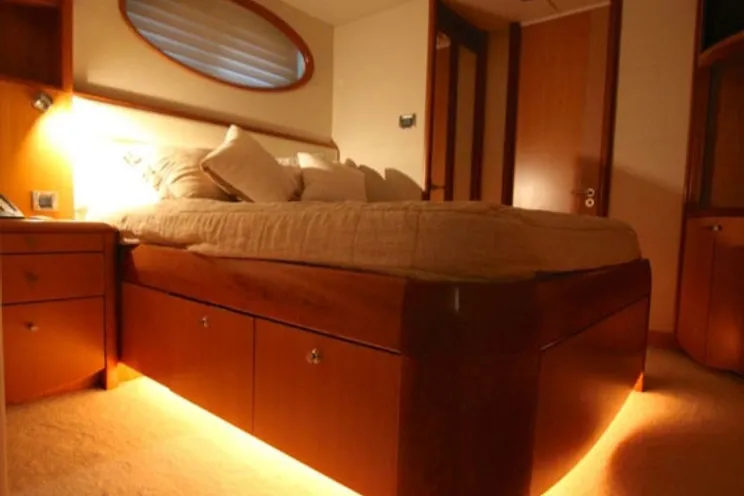 Charter Yacht Lazzara 84 - 5 Cabins - Miami Day Boat Rental - South Beach - Biscayne Bay Miami - Miami - Florida