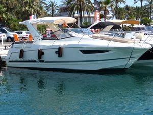 Leader 8 - 1 Cabin - Cannes - France Leader 8 - 1 Cabin - Cannes - France