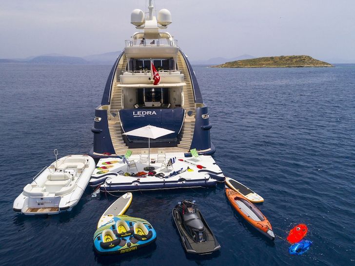 LEDRA Motor Yacht Water Toys
