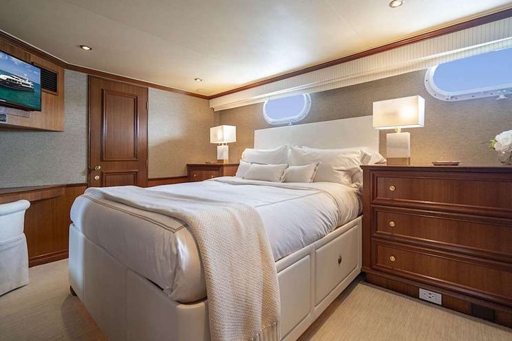 Charter Yacht LEGACY - Broward 118 - 4 Cabins - Florida - Nassau - Bahamas