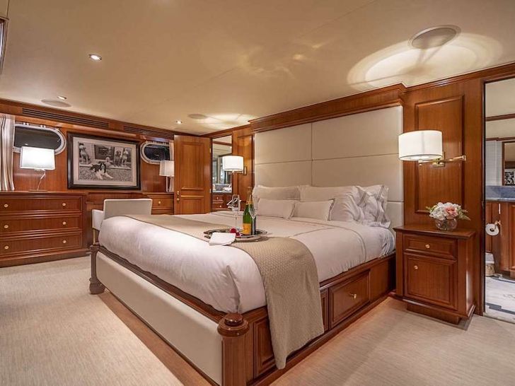 LEGACY Motor Yacht Master Cabin