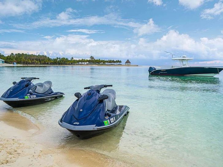 LEGACY Motor Yacht Toys