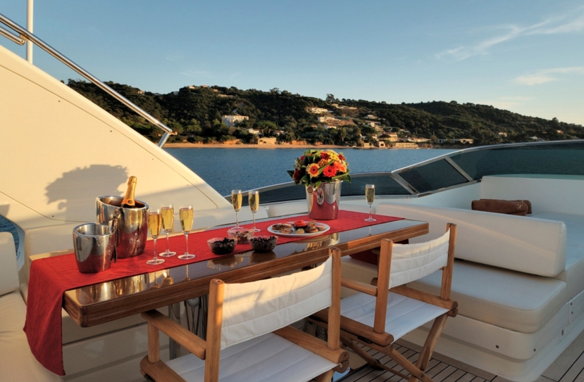 Charter Yacht LEONARDO - Azimut 98E - 4 Cabins - Ajaccio - Bonifacio - Corsica: