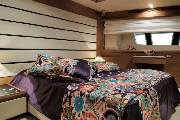 Charter Yacht LEONARDO - Azimut 98E - 4 Cabins - Ajaccio - Bonifacio - Corsica: