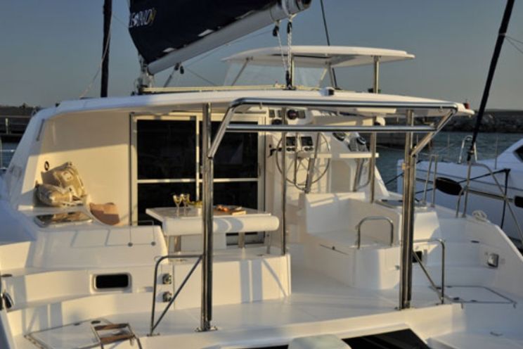 Charter Yacht Leopard 39 - 4 Cabins - Antigua