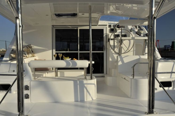 Charter Yacht Leopard 39 - 4 Cabins - Antigua