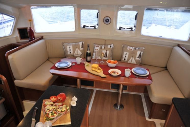 Charter Yacht Leopard 39 - 4 Cabins - Antigua