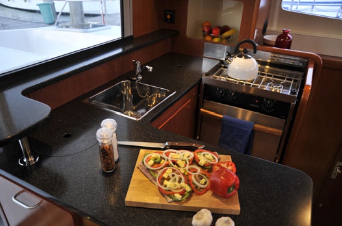 Charter Yacht Leopard 39 - 4 Cabins - Antigua