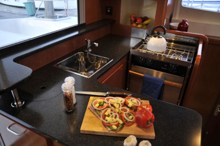 Charter Yacht Leopard 39 - 4 Cabins - Antigua