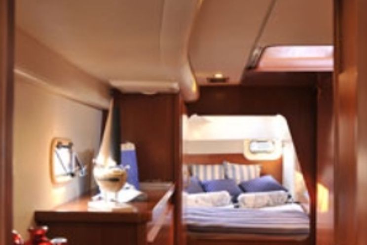 Charter Yacht Leopard 39 - 4 Cabins - Antigua
