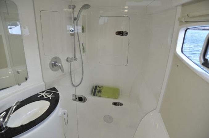 Charter Yacht Leopard 39 - 4 Cabins - Antigua