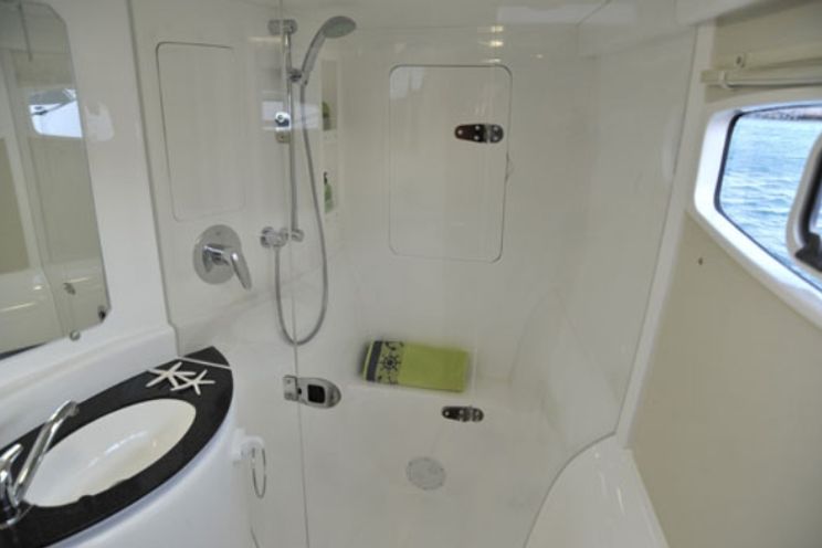 Charter Yacht Leopard 39 - 4 Cabins - Antigua