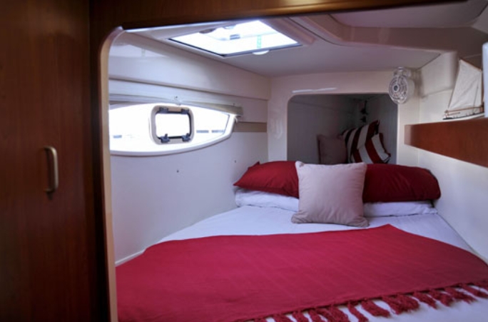 Charter Yacht Leopard 39 - 4 Cabins - Antigua
