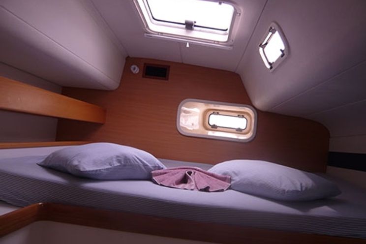 Charter Yacht Leopard 4700 - 4 Cabins - Grenada