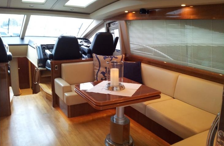 Charter Yacht R&B - Princess V70 - St Tropez - Cogolin - Port Grimaud - St Maxime