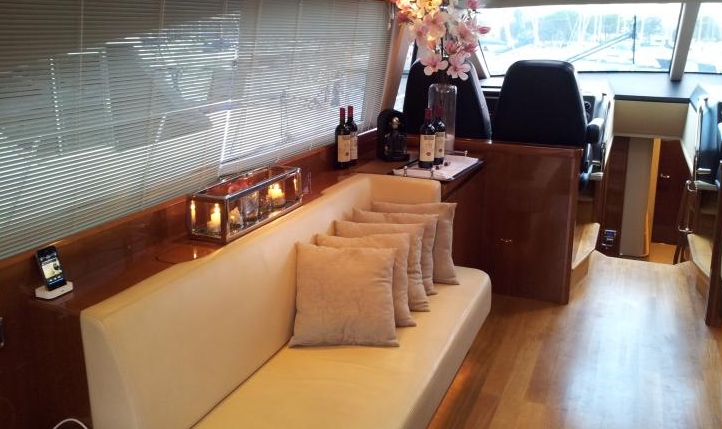 Charter Yacht R&B - Princess V70 - St Tropez - Cogolin - Port Grimaud - St Maxime