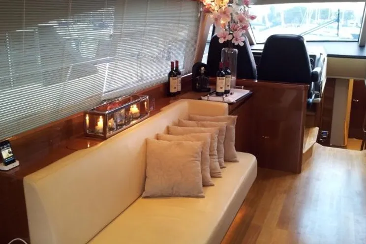 Charter Yacht R&B - Princess V70 - St Tropez - Cogolin - Port Grimaud - St Maxime
