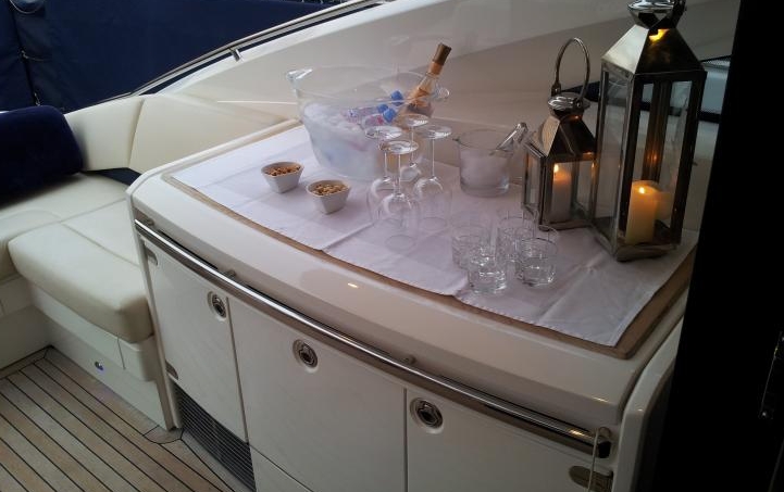 Charter Yacht R&B - Princess V70 - St Tropez - Cogolin - Port Grimaud - St Maxime