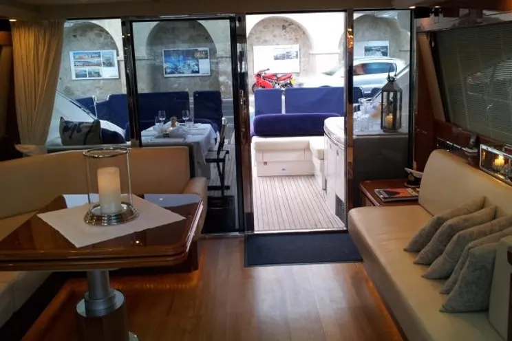 Charter Yacht R&B - Princess V70 - St Tropez - Cogolin - Port Grimaud - St Maxime