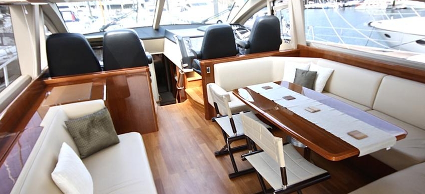 Charter Yacht R&B - Princess V70 - St Tropez - Cogolin - Port Grimaud - St Maxime