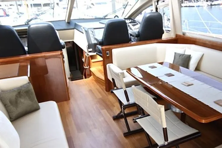 Charter Yacht R&B - Princess V70 - St Tropez - Cogolin - Port Grimaud - St Maxime