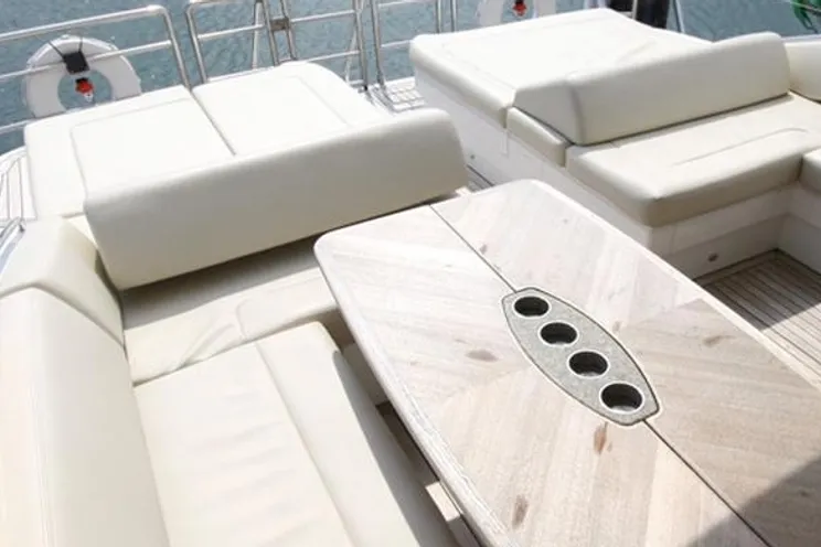 Charter Yacht R&B - Princess V70 - St Tropez - Cogolin - Port Grimaud - St Maxime