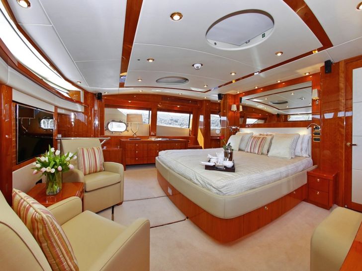 IRA Sunseeker 34m - master cabin IRA Sunseeker 34m - master cabin