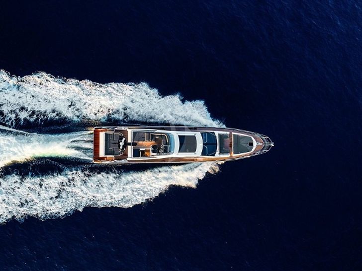 LIMITLESS Azimut S7 Aerial